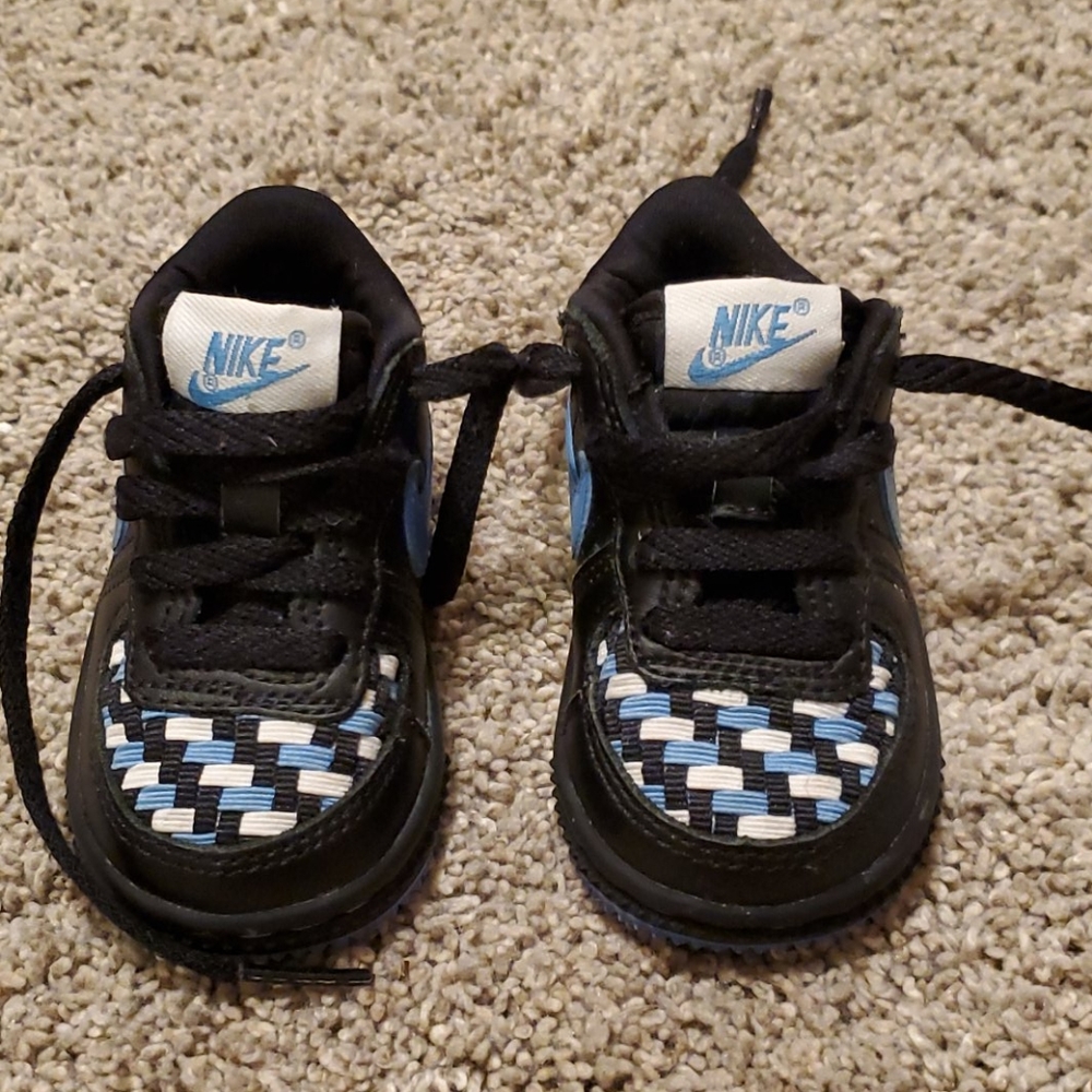 Infant nikes